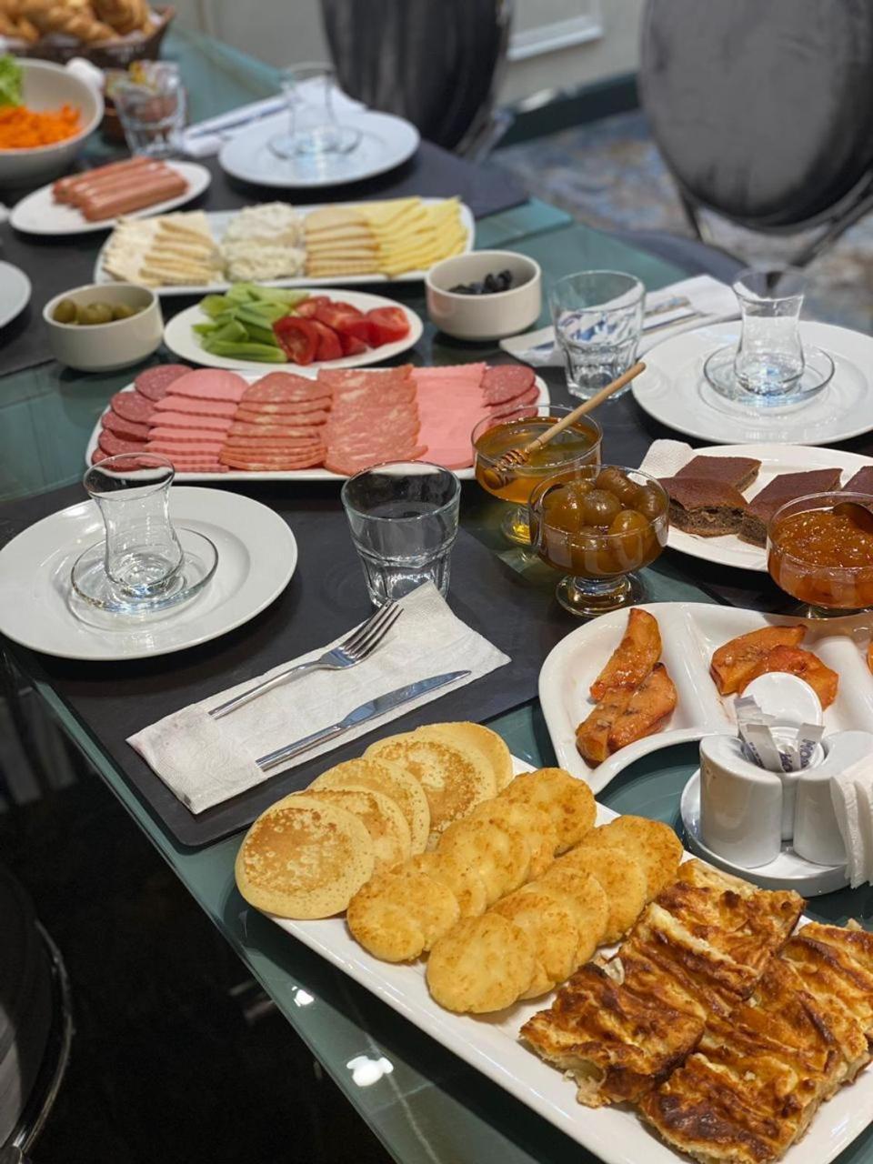 Baku-halal 4*